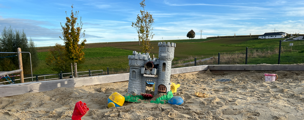 Freikirche der Siebenten Tags Adventisten in Landshut - Ritterburg im Sandkasten