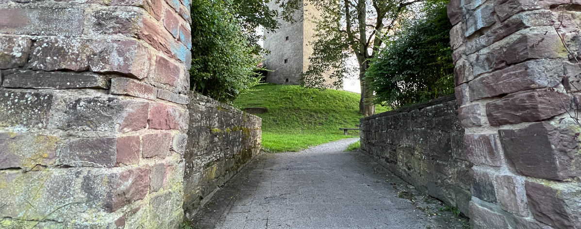 Freikirche der Siebenten Tags Adventisten in Landshut - Weg durch die Stadtmauer