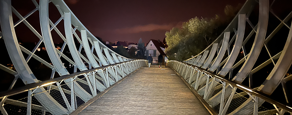 Brücke bei Nacht in Metz